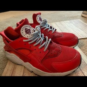 Nike Men’s Red Haurache’s